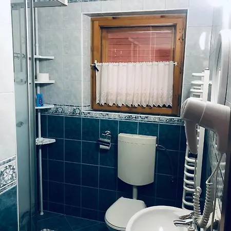 Pod Gorami Homestay