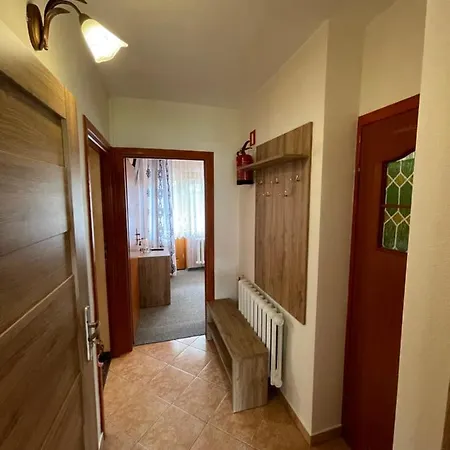 Проживание в семье Pod Gorami *